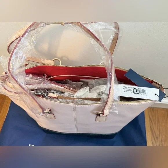 NWT Dooney & Bourke Wexford Leather Large Becky Tote - Picture 6 of 11